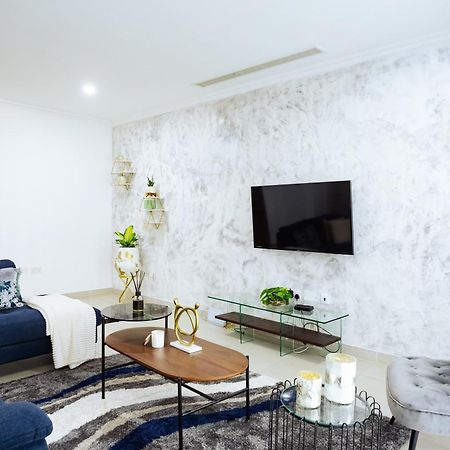 אקרה Amazing 2 Bedroom Room Space Available מראה חיצוני תמונה